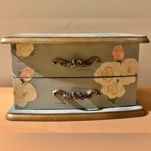 Vintage refurbished wooden jewelry box, shabby chic style.Finish is distressed.